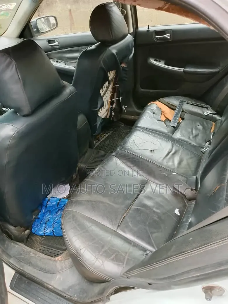 Honda Accord 2005 White
