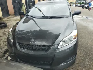 Toyota Matrix 2010 Gray