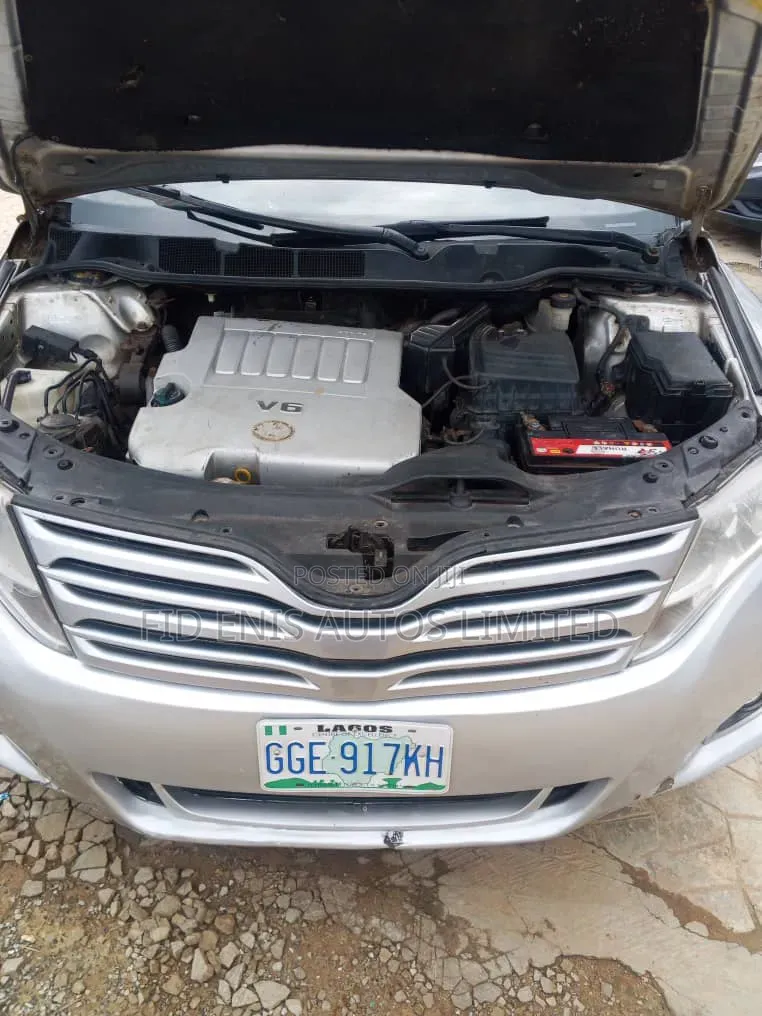 Toyota Venza 2010 Silver