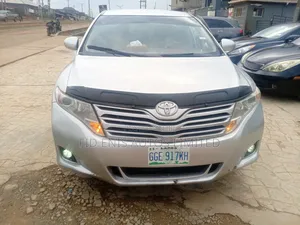Toyota Venza 2010 Silver