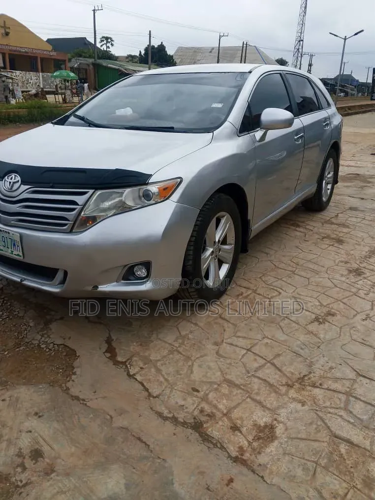 Toyota Venza 2010 Silver