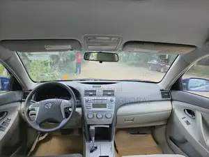 Toyota Camry LE 4dr Sedan (2.5L 4cyl 6AM) 2010 Blue