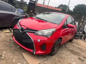 Toyota Yaris 2016 Maroon