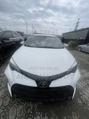 Toyota Corolla LE ECO 4dr Sedan (1.8L 4cyl CVT) 2017 White