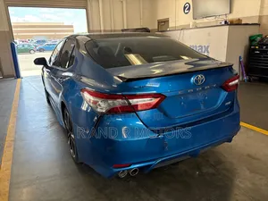 Toyota Camry 2018 Blue