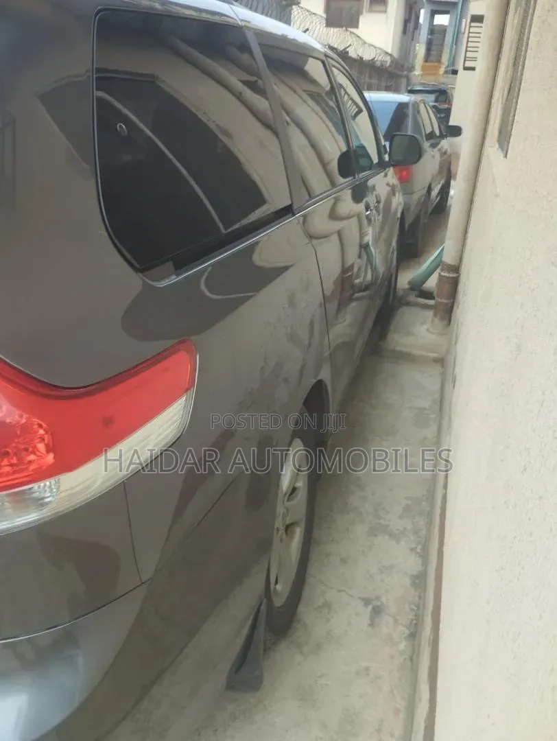 Toyota Sienna 2012 Gray