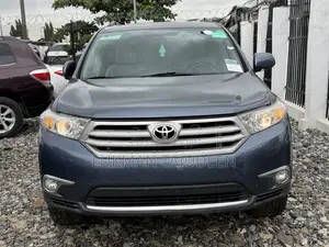 Toyota Highlander 3.5L 4WD 2013 Blue