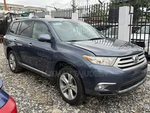 Toyota Highlander 3.5L 4WD 2013 Blue