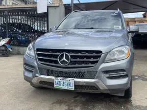Mercedes-Benz M Class ML350 4MATIC 4dr SUV AWD (3.5L 6cyl 7A) 2015 Gray