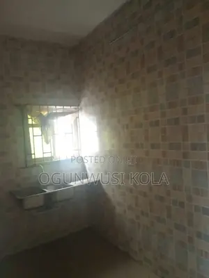 Mini Flat in Akesan for rent