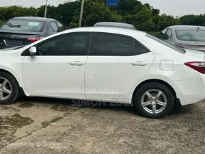 Toyota Corolla 2015 White