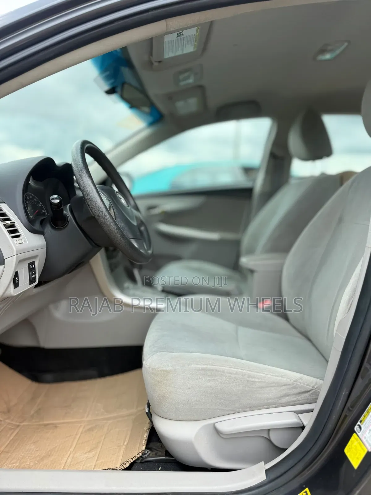 Toyota Corolla 2012 Gray