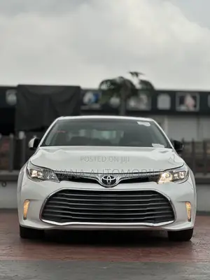 Toyota Avalon XLE Premium 4dr Sedan (3.5L 6cyl 6A) 2015 White