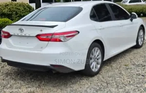 Toyota Camry 2019 White