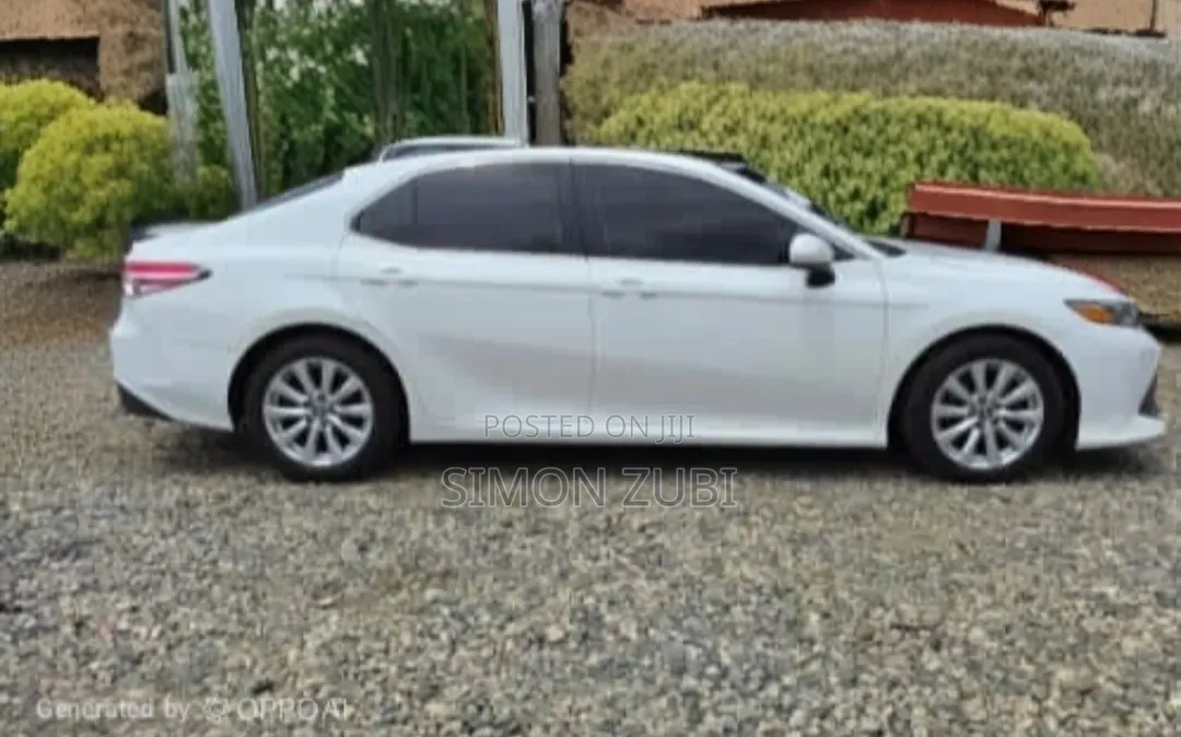 Toyota Camry 2019 White