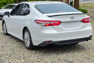 Toyota Camry 2019 White