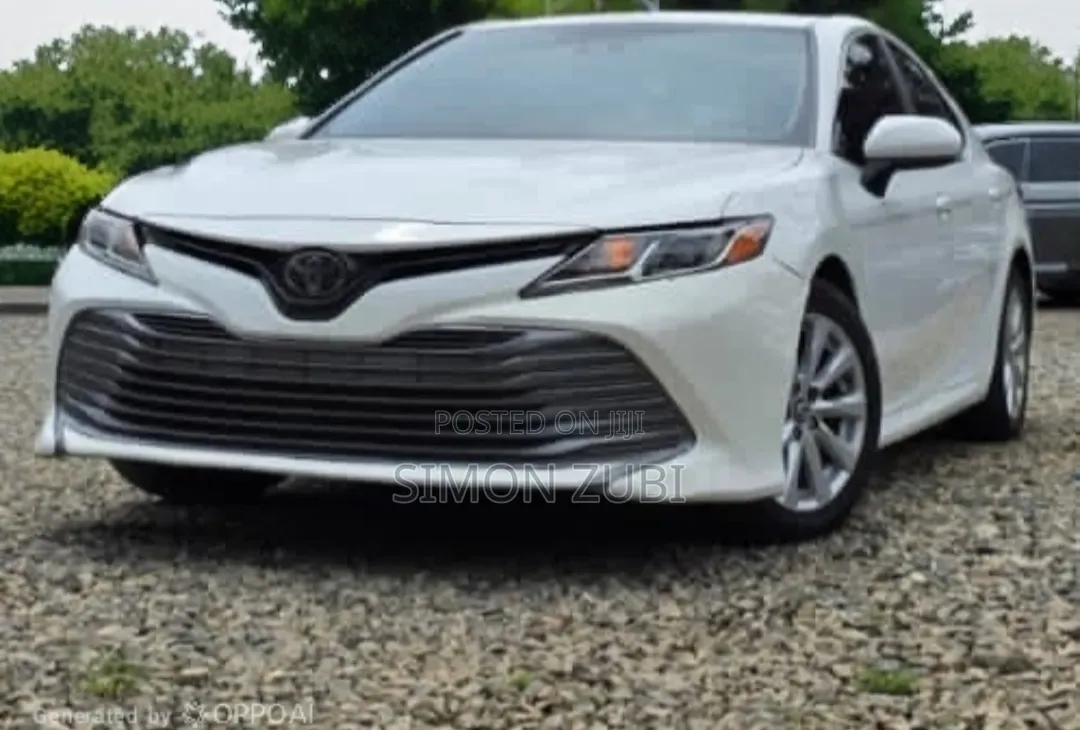 Toyota Camry 2019 White
