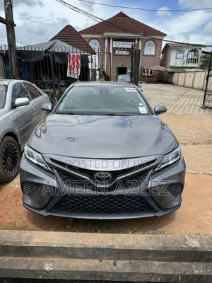 Toyota Camry 2018 Gray