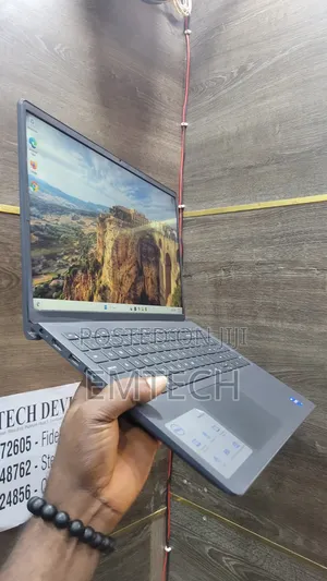 Laptop Dell Inspiron 15 3520 8GB Intel Core i5 SSD 256GB