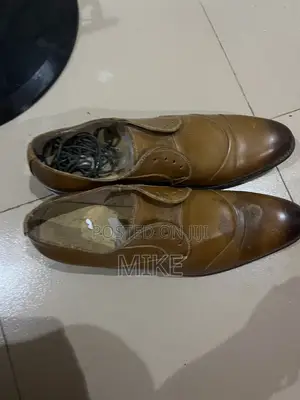 Leather Shoe With Lace