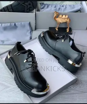 High Quality Shoe