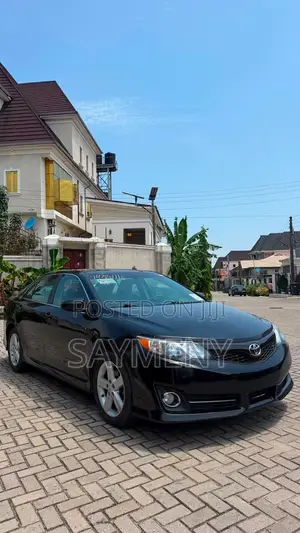 Toyota Camry SE 4dr Sedan (2.5L 4cyl 6A) 2012 Black