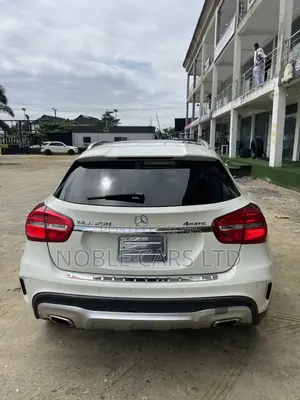 Mercedes-Benz GLA 250 2016 White