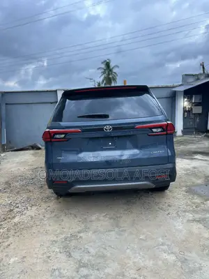 Toyota Grand Highlander Limited AWD 2024 Blue