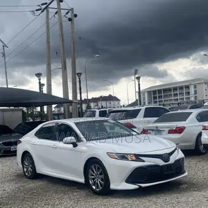 Toyota Camry 2018 White
