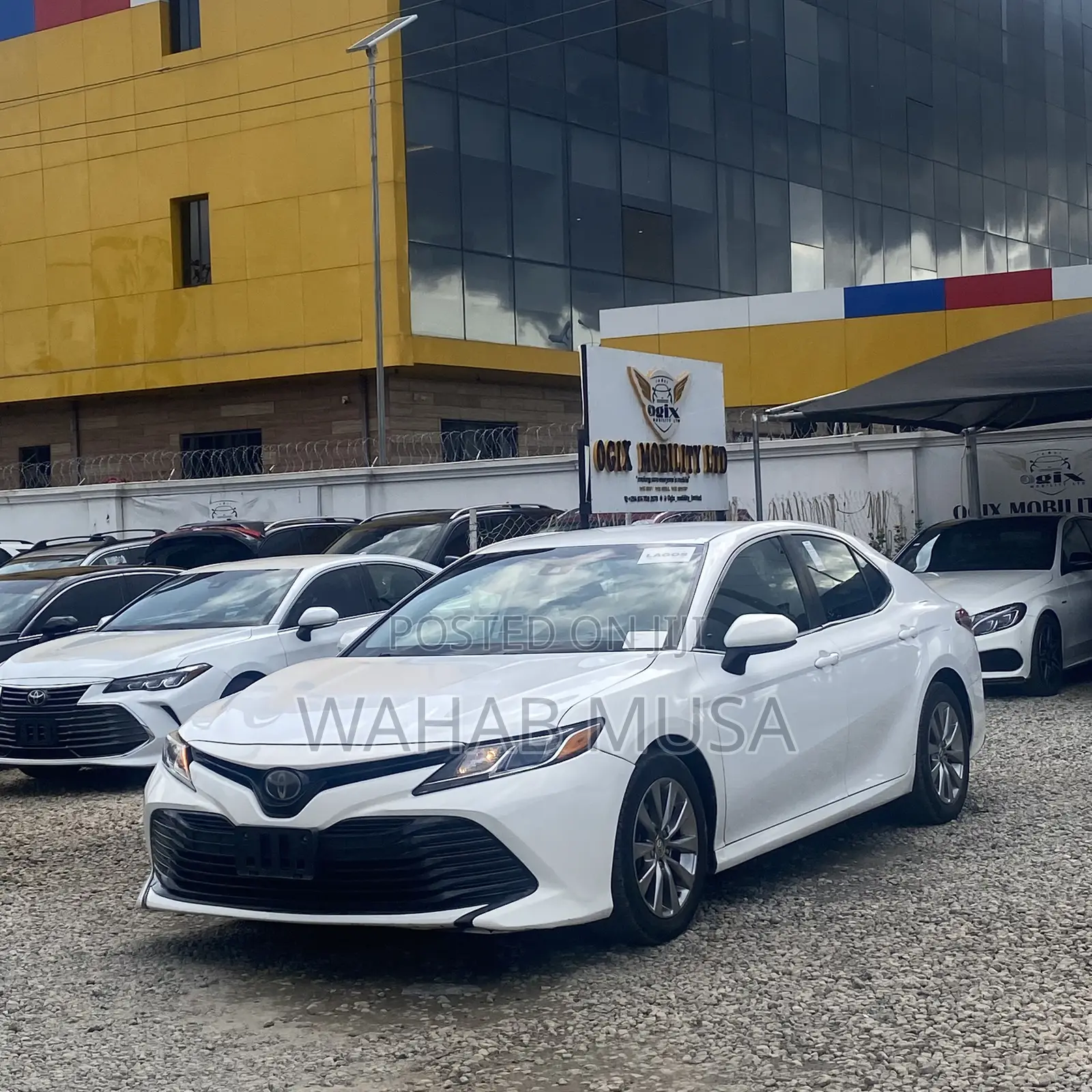 Toyota Camry 2018 White