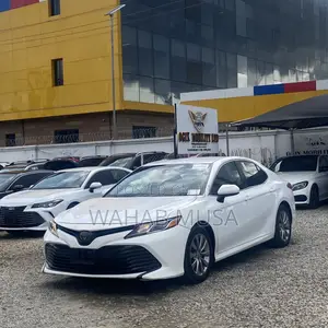 Toyota Camry 2018 White