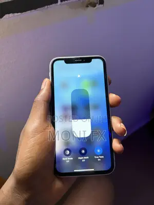 Apple iPhone XR 64 GB White