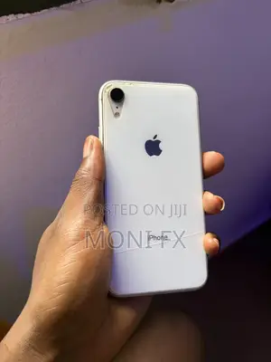 Apple iPhone XR 64 GB White