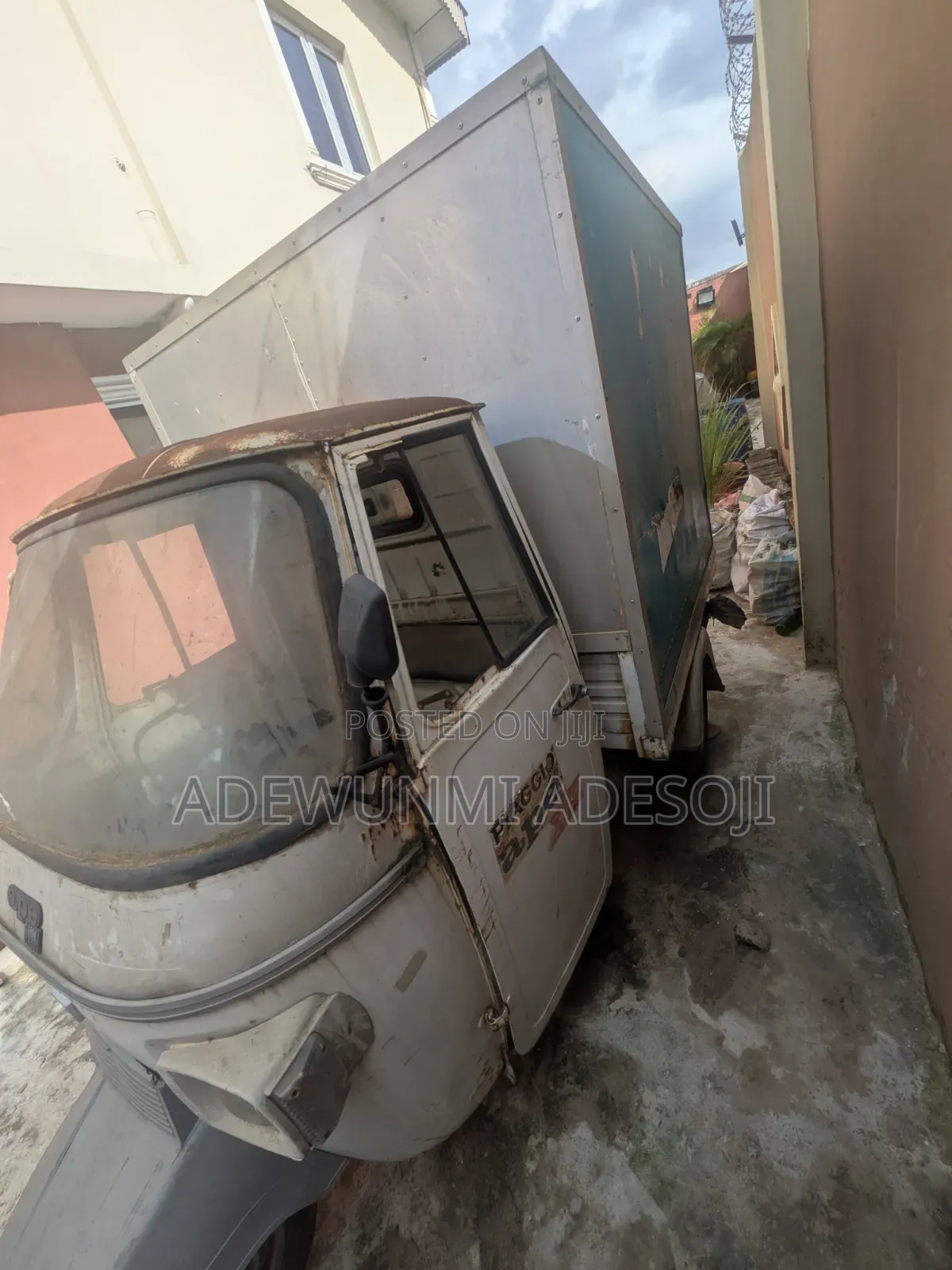 Piaggio 2010 White