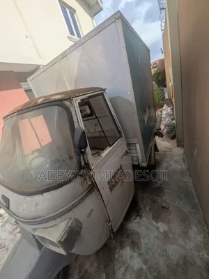 Piaggio 2010 White