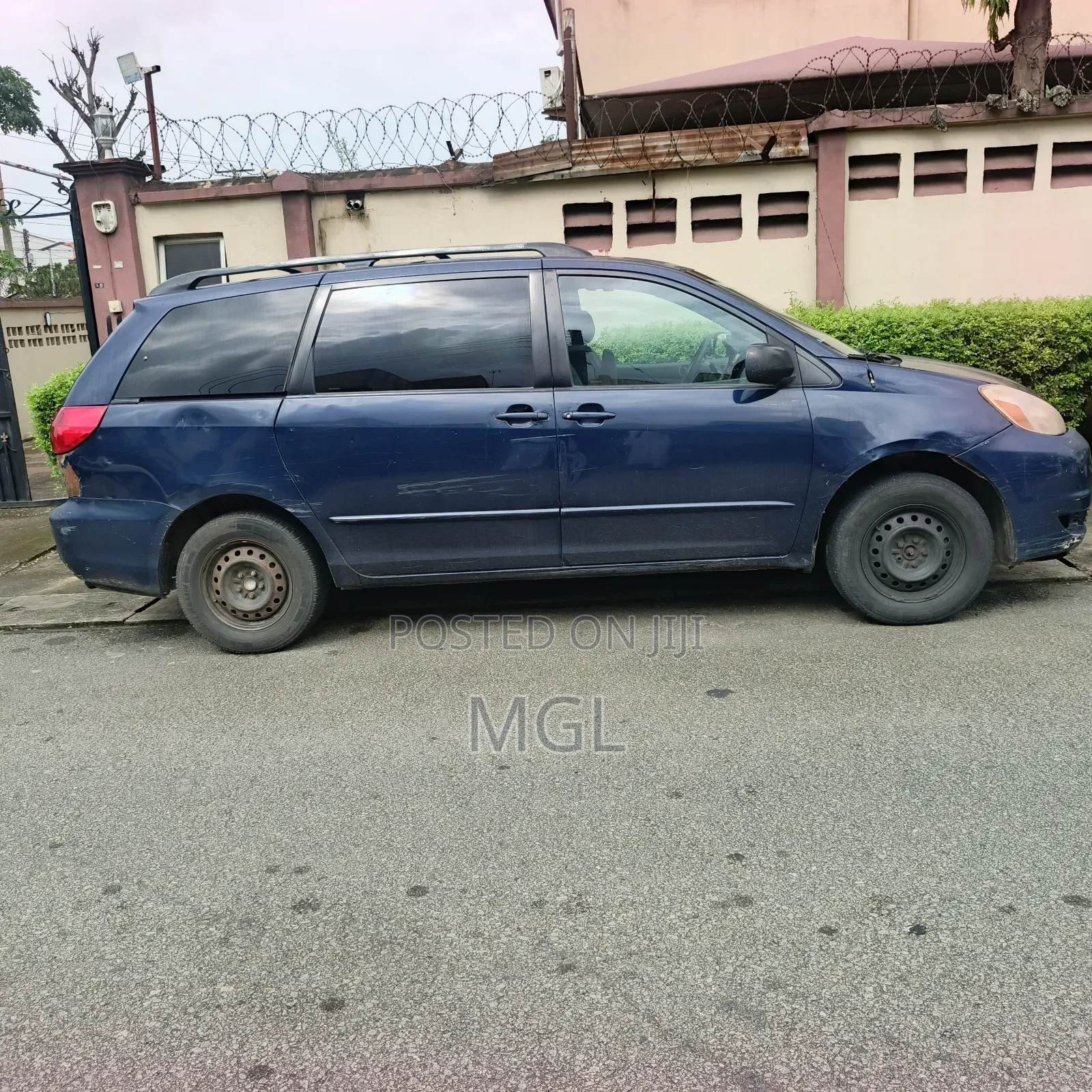 Toyota Sienna 2005 Blue