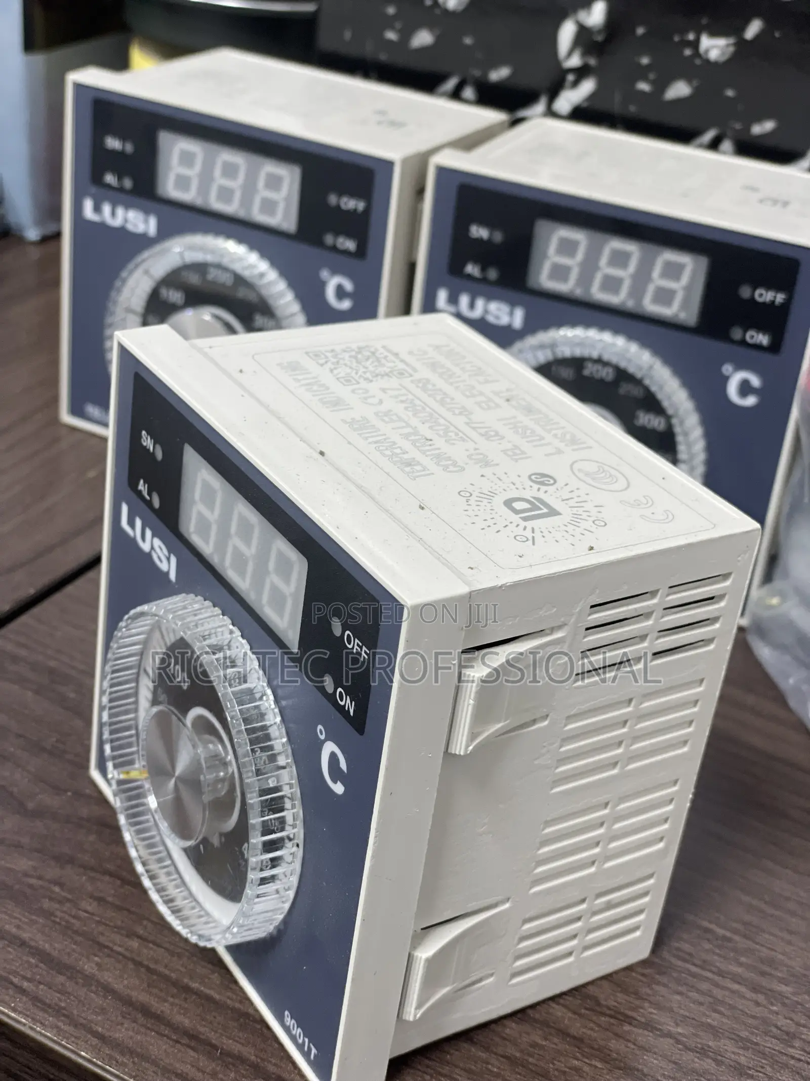 Digital Temperature Controller