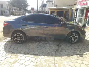 Toyota Corolla L 4dr Sedan (1.8L 4cyl 4A) 2015 Gray