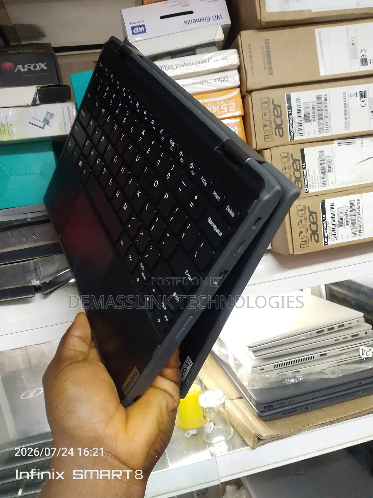 Laptop Lenovo 300e 4GB Intel Celeron SSD 128GB