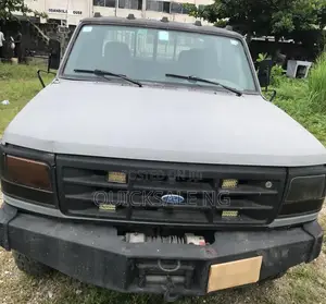 Ford F-350 OBS 2x2 – Rugged American Workhorse (Winch Equipped)