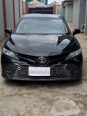 Toyota Camry XLE V6 FWD 2020 Black