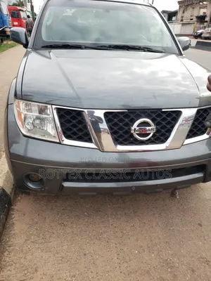 Nissan Pathfinder 2006 Gray