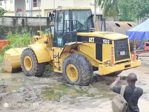 Self-Loader, Payloader and Forklifts for Hire