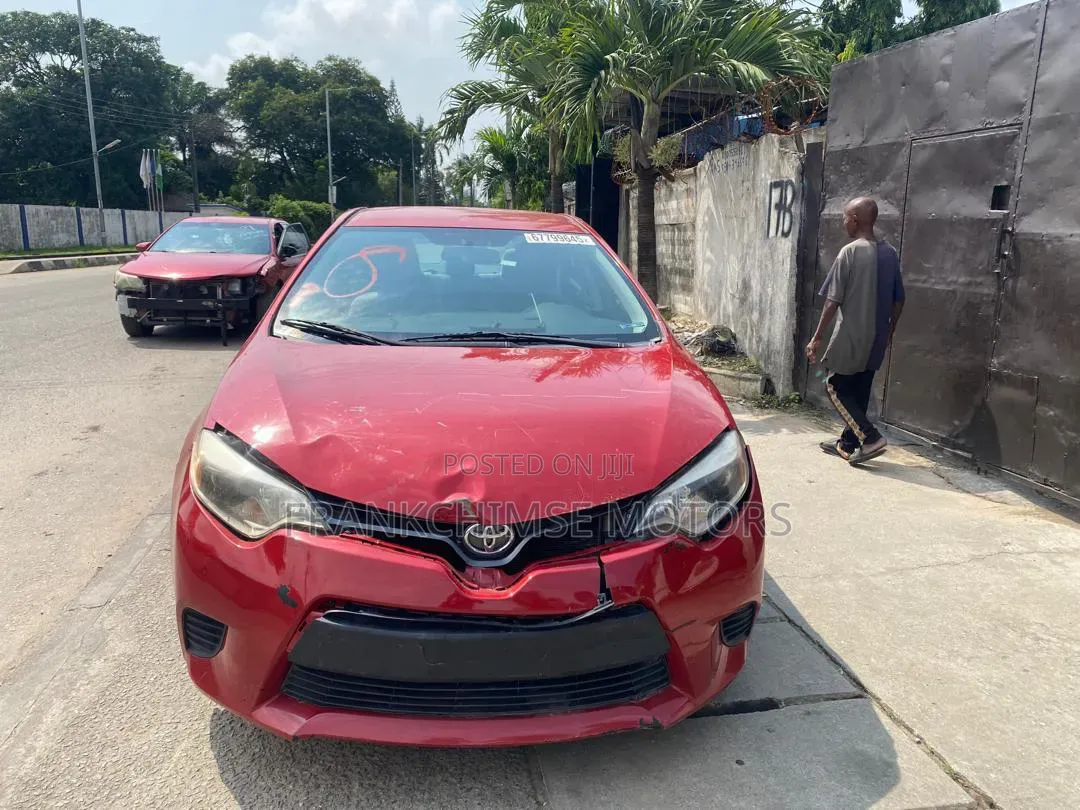 Toyota Corolla 2014 Maroon