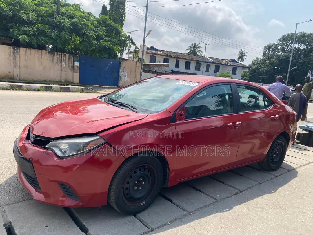 Toyota Corolla 2014 Maroon