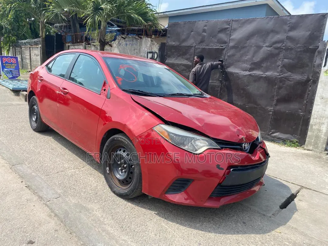 Toyota Corolla 2014 Maroon