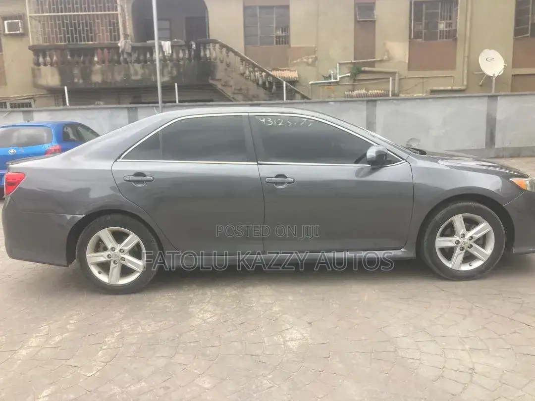 Toyota Camry 2014 Gray
