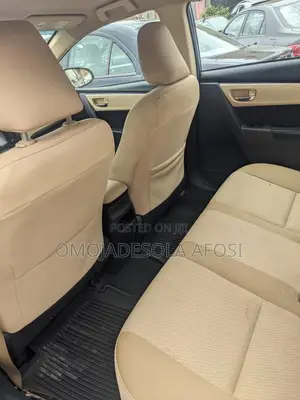 Toyota Corolla LE (1.8L 4cyl 2A) 2019 Brown
