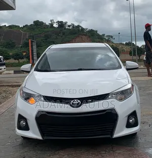 Toyota Corolla 2015 White