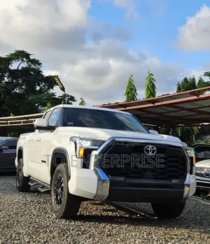 Toyota Tundra 2023 White